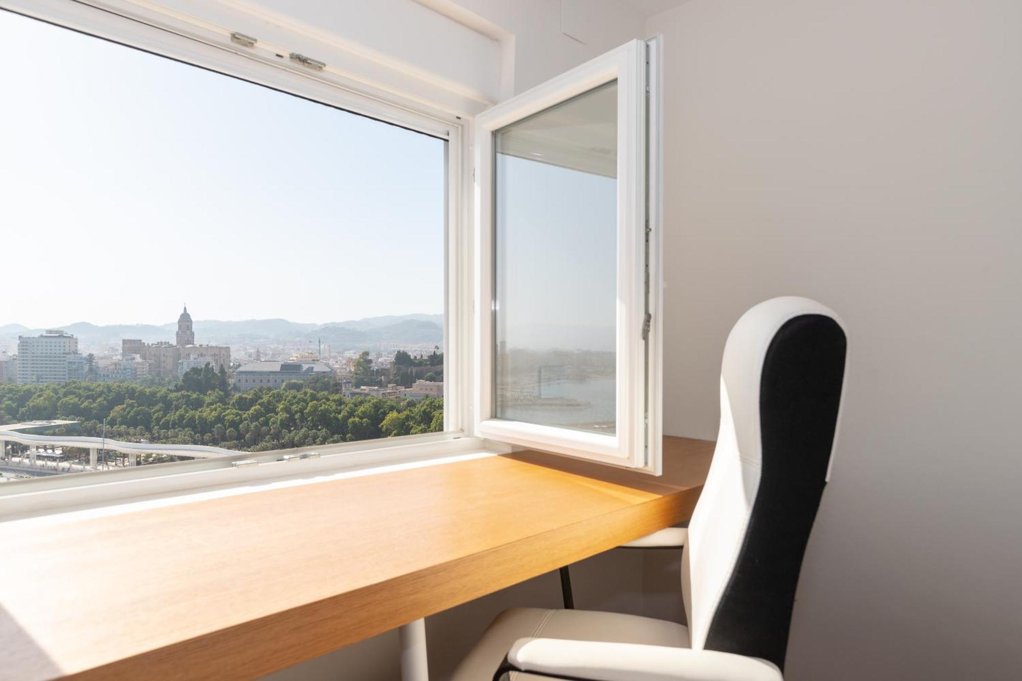 Luxury Beach/Port Apartment Малага Екстериор снимка