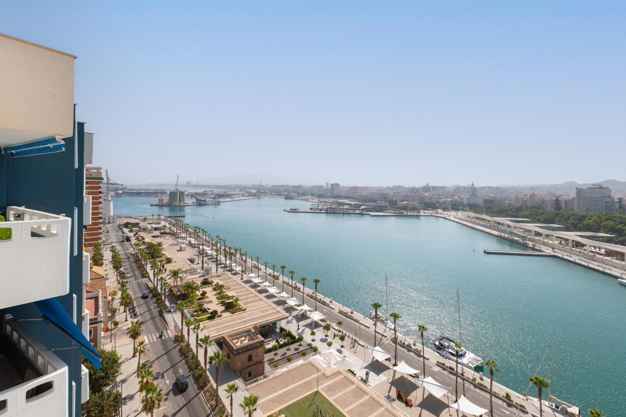 Luxury Beach/Port Apartment Малага Екстериор снимка